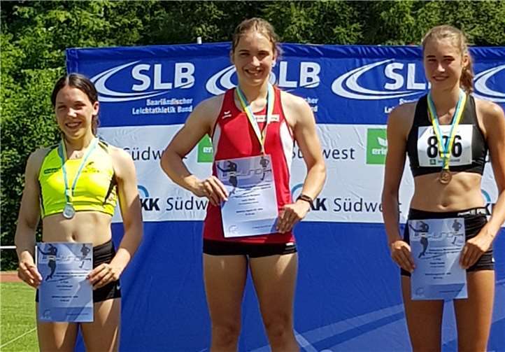 Trotz der widrigen Bedingungen lief Lucia Sturm souverän mit deutlichem Vorsprung als Erste ins Ziel.Foto: privat