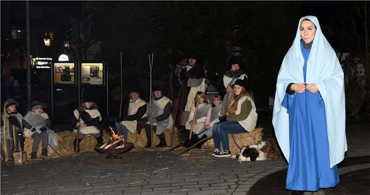 Trotz der widrigen Wetterverhältnisse fanden sich viele Interessenten zusammen.