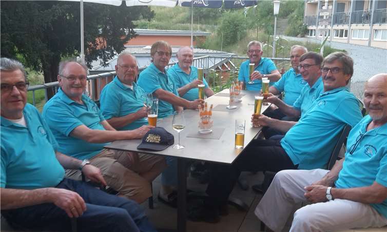 Trotz des Ausscheidens der DFB-Elf am Anreisetag waren alle Chorradler bei guter Laune. Foto: privat