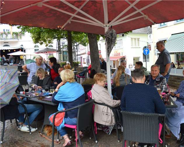 Trotz des Wetters waren viele Gäste gekommen.