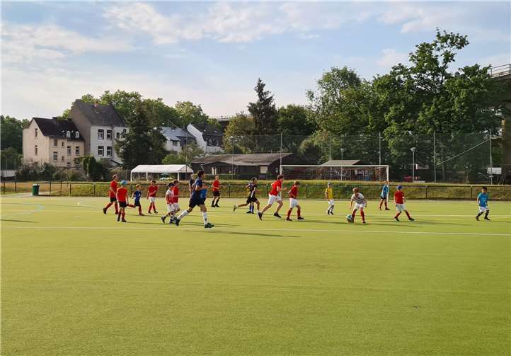 Trotz großer Hitze waren die Teilnehmer eifrig auf dem Trainingsplatz.