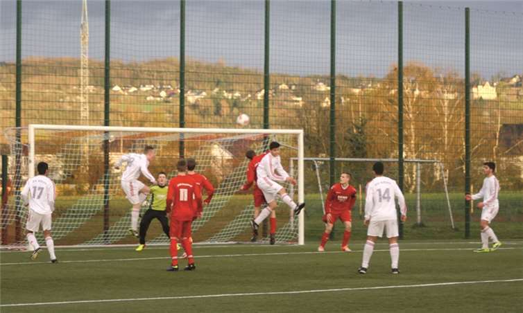 Trotz guter Spielfühtung aufseiten der Kripper Mannschaft reichte es nur für ein 2:2. Privat