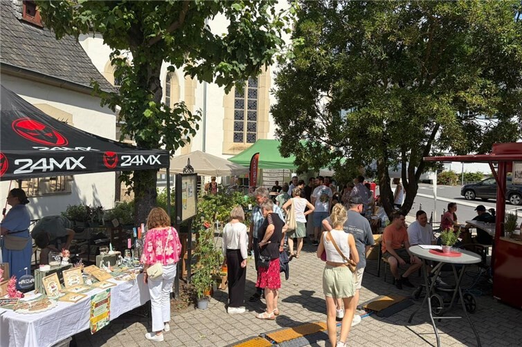 Erster Regional- und Bauernmarkt in Adenau begeistert zahlreiche Besucherinnen und Besucher
