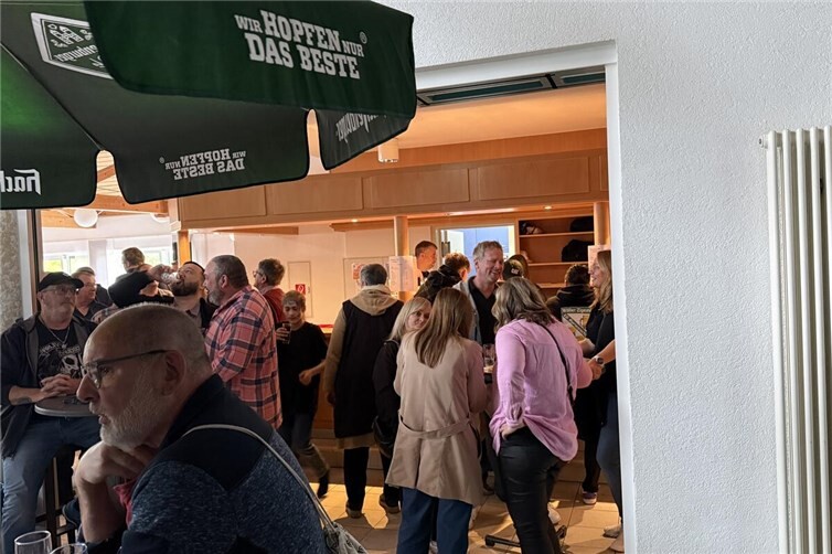 Trotz regnerischen Wetters herrschte beim Musikfest in Marienrachdorf beste Stimmung.