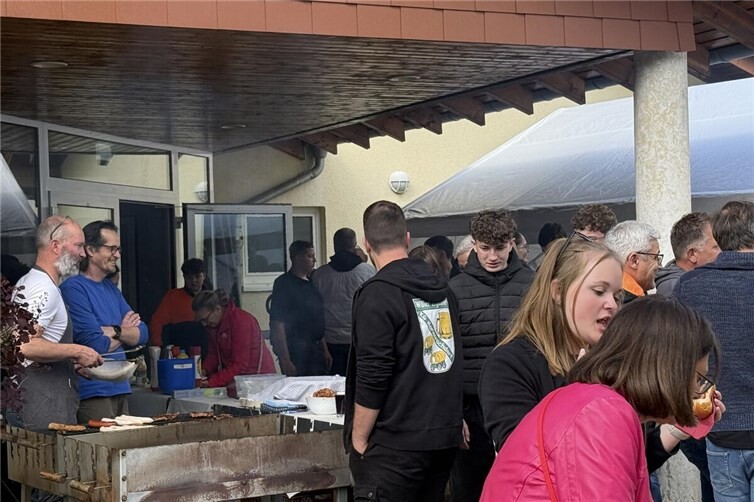 Musikfest am Backes in Marienrachdorf trotz Regen mit abwechslungsreichem Programm