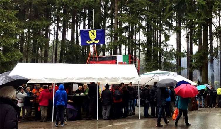 Trotz schlechtem Wetter war die Thielshütte gut besucht. privat