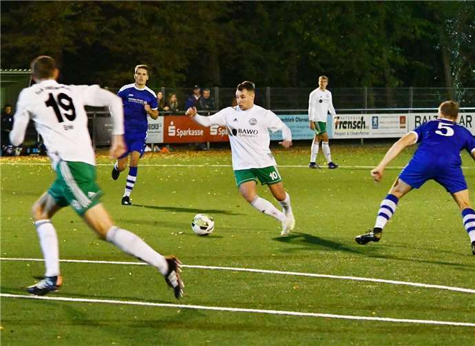 Trotz starker Bemühungen von beiden Mannschaften - bis zum Schluss blieb es beim Unentschieden. Foto: RASCH