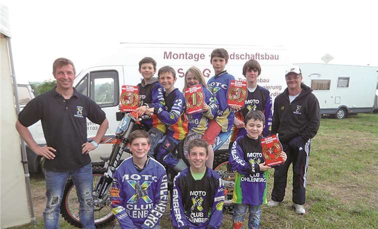 Trotz widriger Bedingungen war es für die Fahrer ein tolles Wochenende mit vielen Erfolgen, hinten v.l. Stephanus Richter, Winston Heberer, Fabian Trossen, Lena Gödtner, Benedikt Gödtner, Steve Brassel und Sascha Grätz; vorne v.l. Vincent Hütsch, Nico Wester und Jannis Mertins.Privat