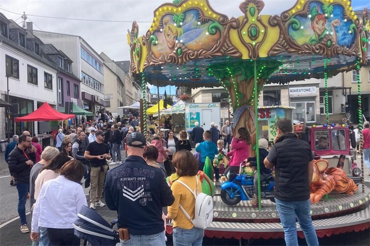 Trotz zunächst frischen Temperaturen strömten erneut viele Hundert Besucher zum traditionellen Escher Herbstmarkt.