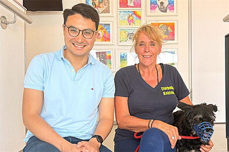 Tüchtig mit angepackt hat der CDU-Landtagsabgeordnete Philip Rünz im Tierheim Koblenz. Mit Kirstin Höfer, Leiterin der Einrichtung, tauschte er sich auch über die vielen Herausforderungen in Tierheimalltag und Tierschutz aus.