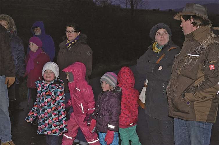 Tüchtig wanderten auch die Kinder mit, am 7. Dezember zur Nikolauswanderung. privat