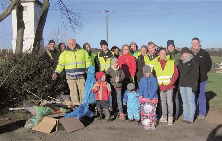 Tüchtig wurden auch wieder in diesem Jahr nach der Silvesternacht die Feuerwerksüberreste eingesammelt und der liegen gebliebene Müll entsorgt. privat