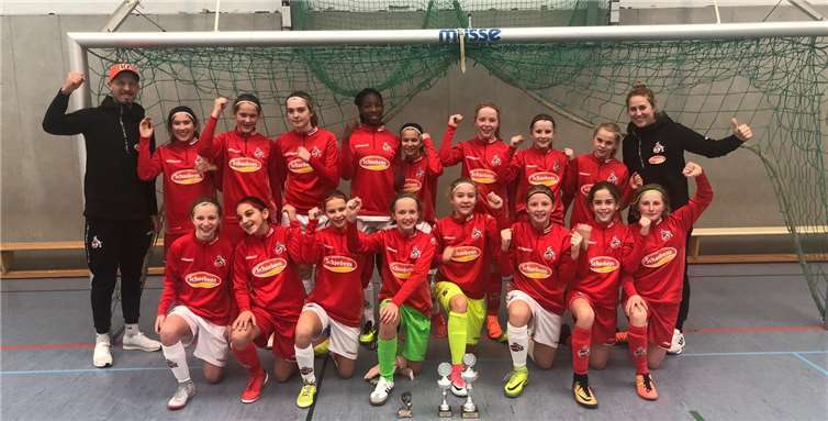 Turniersieger bei den D-Jugendlichen, die Mädels des 1. FC Köln.Fotos: privat