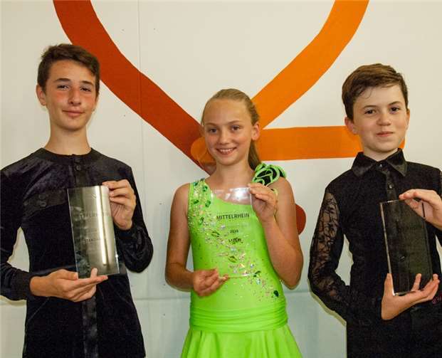 Turniertänzer des Jahres 2016 (v. li.): Daniel Gert, Alexandra Nikulina und Ilja Shayevych. Matthias Hußmann