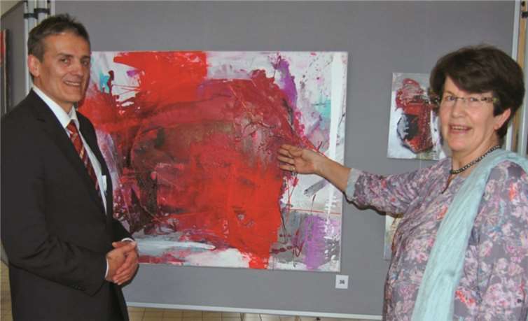 Sehenswerte Farbenspiele in Acryl-Mischtechnik