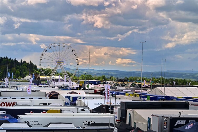 Typisches Eifelwetterprägte den ersten Tag der 54. ADAC RAVENOL 24h Nürburgring....