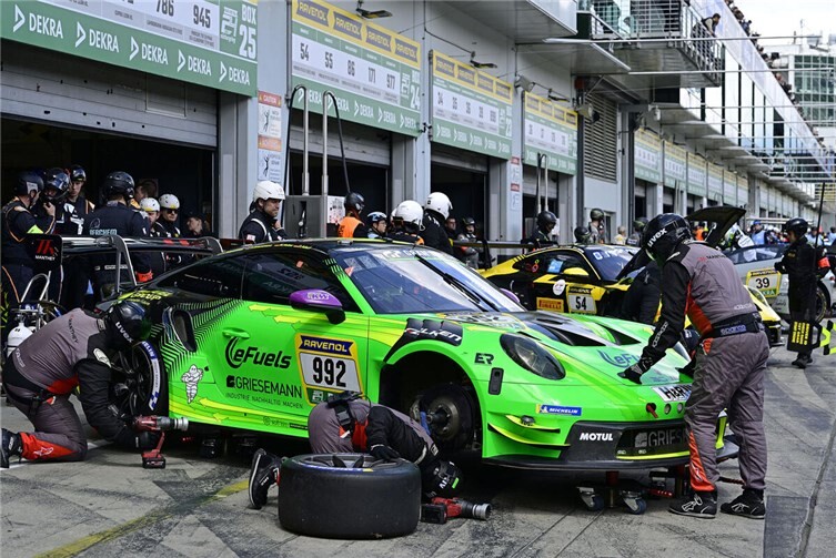 Typisches Eifelwetterprägte den ersten Tag der 54. ADAC RAVENOL 24h Nürburgring....