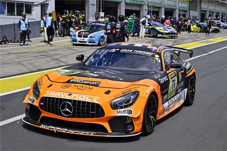 Typisches Eifelwetterprägte den ersten Tag der 54. ADAC RAVENOL 24h Nürburgring....