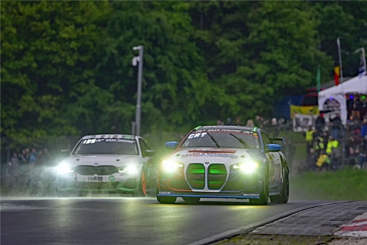 Typisches Eifelwetterprägte den ersten Tag der 54. ADAC RAVENOL 24h Nürburgring....