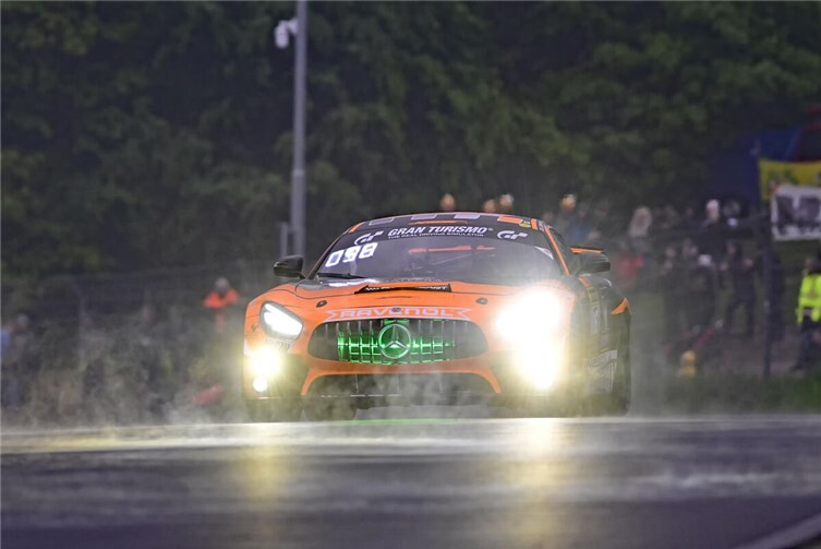 Typisches Eifelwetterprägte den ersten Tag der 54. ADAC RAVENOL 24h Nürburgring....