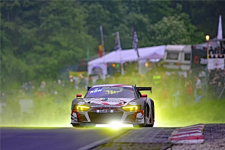 Typisches Eifelwetterprägte den ersten Tag der 54. ADAC RAVENOL 24h Nürburgring....