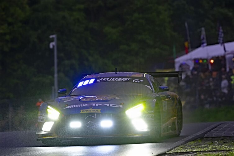 Typisches Eifelwetterprägte den ersten Tag der 54. ADAC RAVENOL 24h Nürburgring....