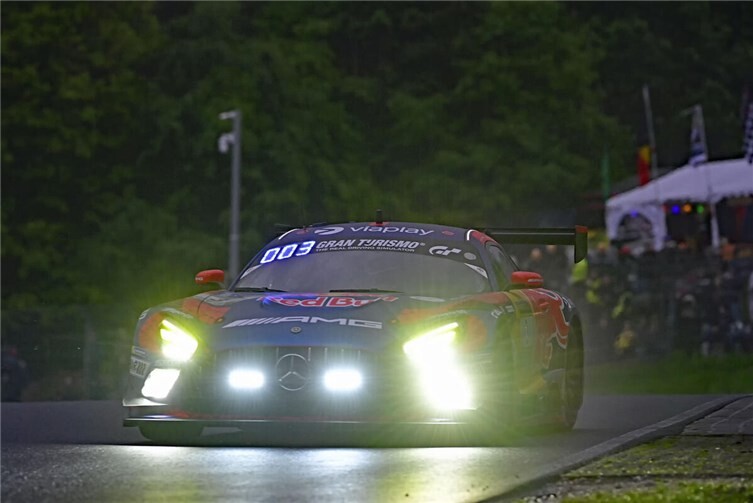 Typisches Eifelwetterprägte den ersten Tag der 54. ADAC RAVENOL 24h Nürburgring....