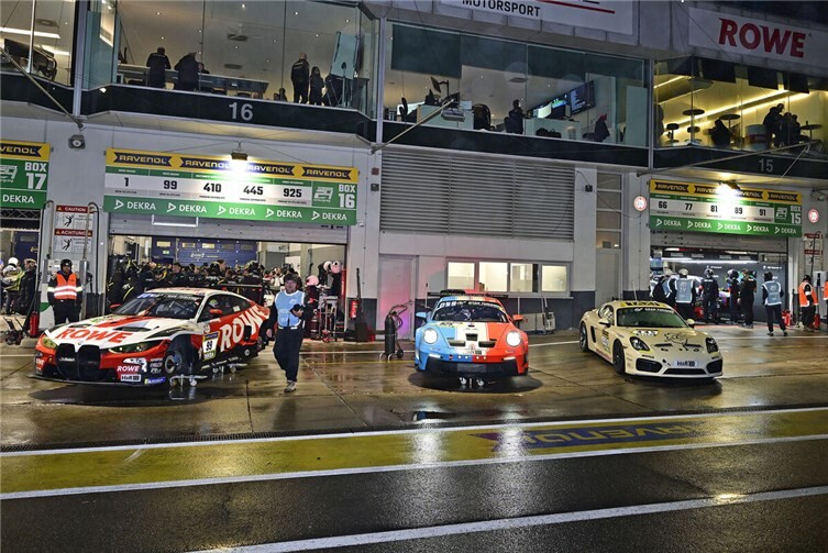 Typisches Eifelwetterprägte den ersten Tag der 54. ADAC RAVENOL 24h Nürburgring....