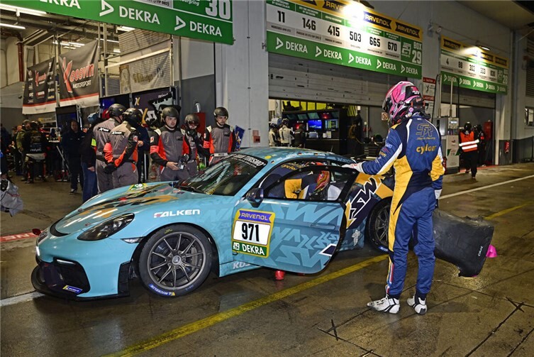Typisches Eifelwetterprägte den ersten Tag der 54. ADAC RAVENOL 24h Nürburgring....
