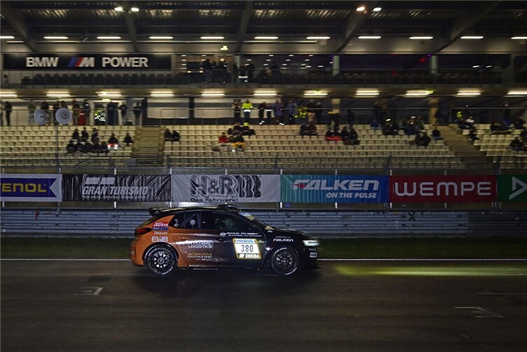 Typisches Eifelwetterprägte den ersten Tag der 54. ADAC RAVENOL 24h Nürburgring....