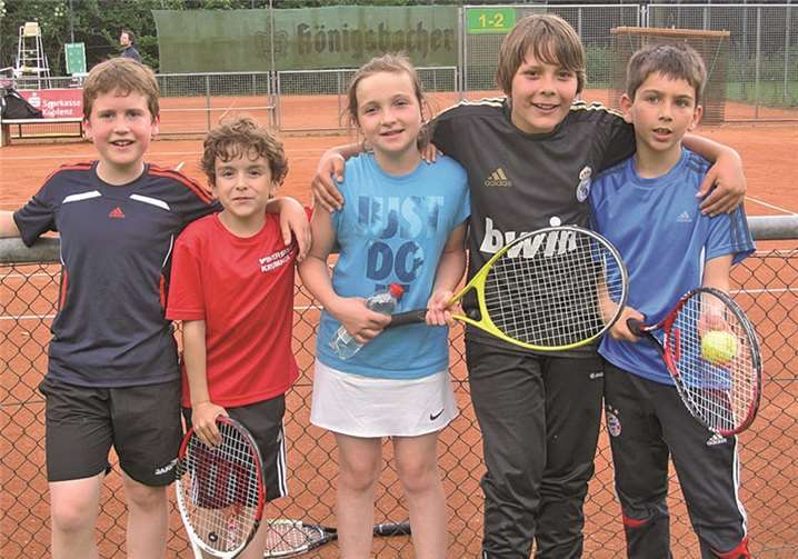 U 10 gemischt in Spiellaune; v.l. Lucas Franke, Marc-Luca Scholl, Annalena Schatten, Lennart Bederke, Yannick Haeser-Reif. privat