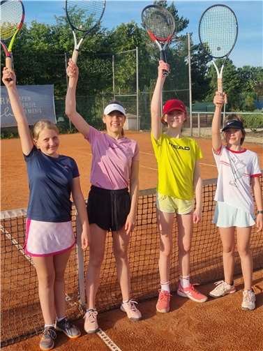 U12/1: v. li.n.re Fina Schlag, Helene Trott, Anna Feeney und Marina Heffel.