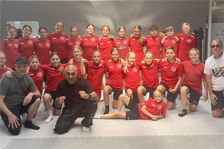 U13 des SC 13 beim Selbstverteidigungskurs