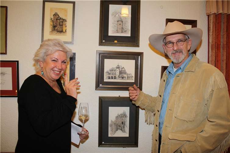 US-Künstler John R. Lambert präsentiert derzeit eine Kunstausstellung mit 45 historischen Cochemer Motiven im Kulturcafé Germania.