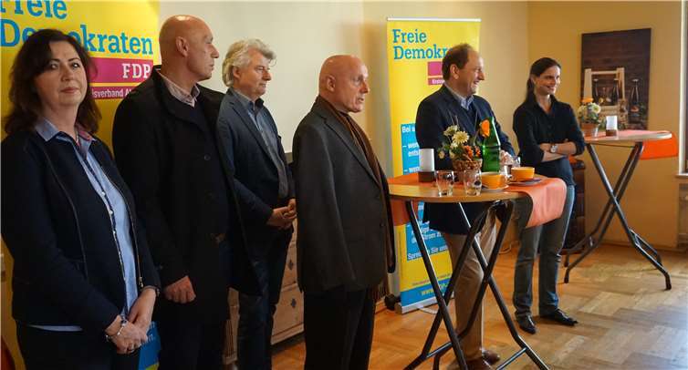 Weltpolitik war Thema bei den Kreis-Liberalen USA, Russland, Großbritannien: Alexander Graf Lambsdorff (2.v.r) widmete sich den „Global Playern“ der internationalen Politik. Fotos: ROB