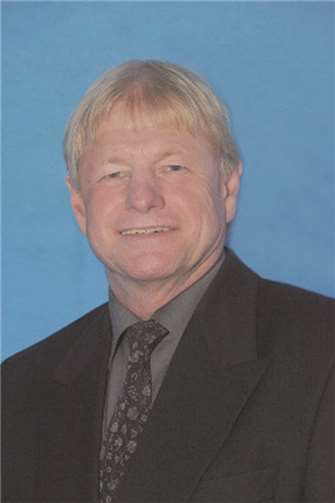 UWG-Bürgermeister-Kandidat Jochen Wagner stellt Bürger-Bus-Linie in Wachtberg vor. UWG-Wachtberg