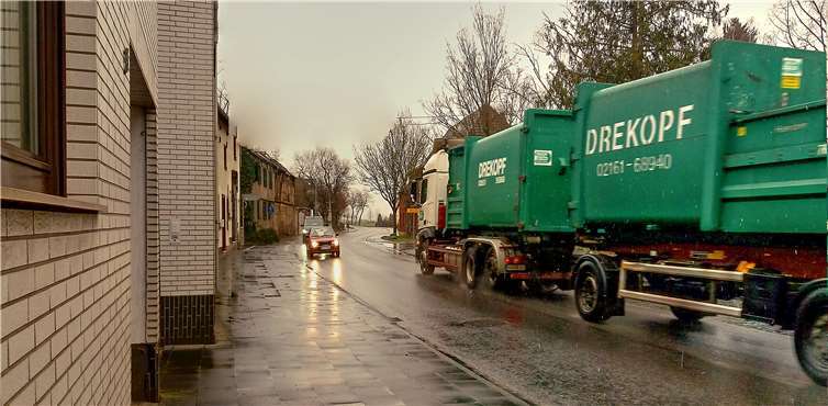 UWG fordert Maßnahmen gegen die permanente Lärmbelastung auf der Ortsdurchfahrt Oberdrees.Foto: privat