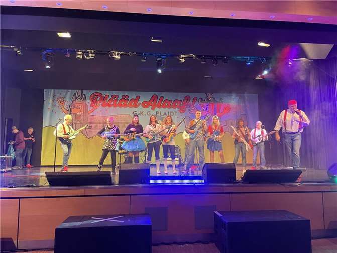 U.a. rockt die Band „Six Pack“ die Bühne.  Foto: GKG Plaidt e.V.
