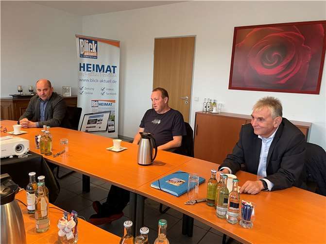 Udo Dames, Franz Haas und Claus Peitz (v.l.n.r.) beim Redaktionsgespräch in Sinzig.