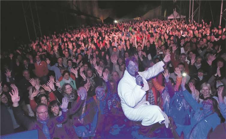 Udo Jürgens gab die Schlussakkorde immer im Bademantel. „SahneMixx“ ist die bekannteste Udo Jürgens Tribute Formation in Europa - und spielt in Mendig! Foto: Peter Seydel