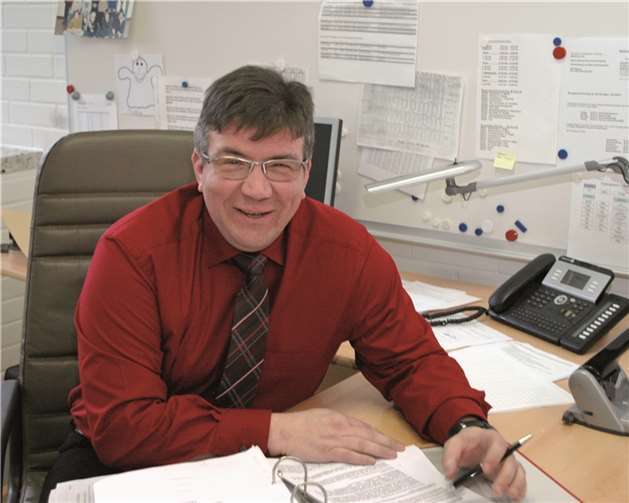 Udo Klingelhöfer heißt der neue Schulleiter an der Sinziger Barbarossaschule. BL