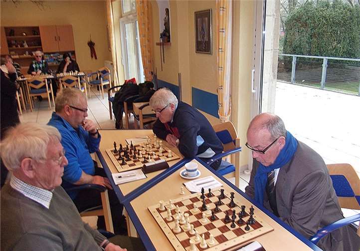 Udo Koslowski und Manfred Nett (v.r.) gewannen ihre Partien. privat