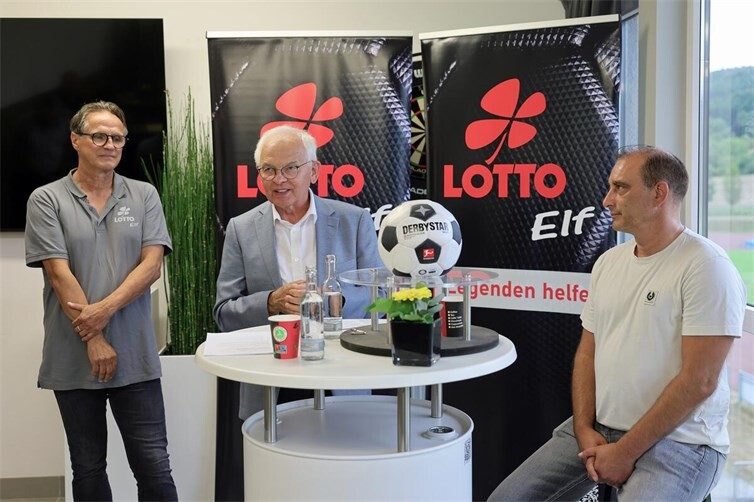 Benefiz-Fußballspiel der LOTTO-Elf RLP gegen die AH der SG Hocheifel 23 im Eifelstadion Adenau 