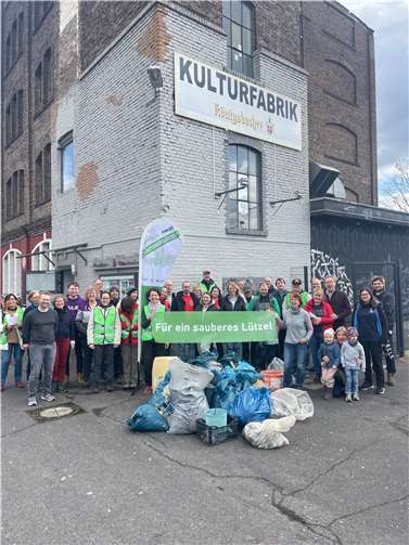 Über 10.000 Liter - oder über zehn Kubikmeter - Müll kamen beim Lützeler Dreck-weg-Tag am zusammen. Fotos: QM Stadtgrün/Jan Buchbender