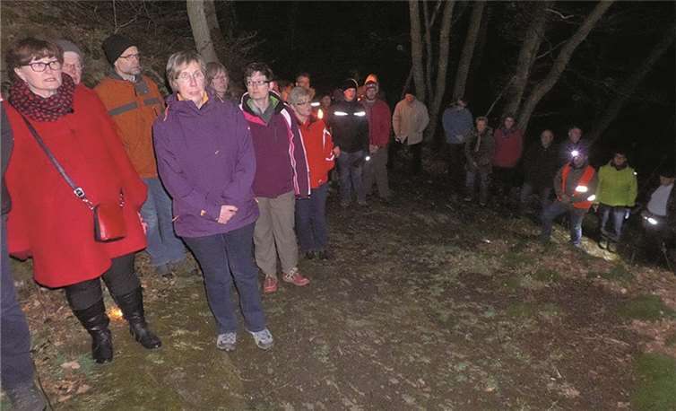Über 150 Kinder, Jugendliche und Erwachsene machten sich am frühen Morgen auf den Weg.
