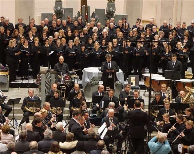 Über 160 Sängerinnen und Sänger, Musikerinnen und Musiker trugen zum Gelingen bei. STUKO