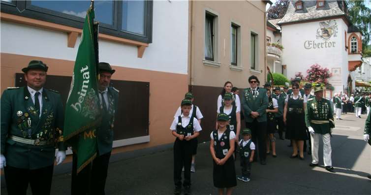 Über 20 Teilnehmer aus Alken waren bei dem Schützenfest in Boppard dabei. privat