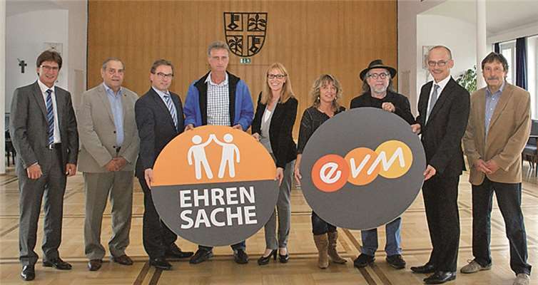 Über 2000 Euro freuten sich vier Vereine der Stadt Mayen im Rahmen der evm-Ehrensache. privat