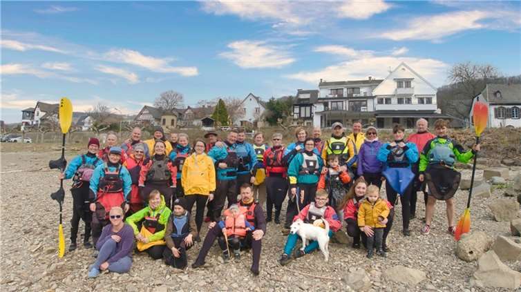 Über 30 Vereinsmitglieder waren in diesem Jahr beim Anpaddeln dabei.  Fotos: privat
