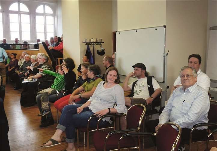 Über 30 betroffene Anwohner der Pellenzstraße und Umgebung waren zur Stadtratssitzung gekommen